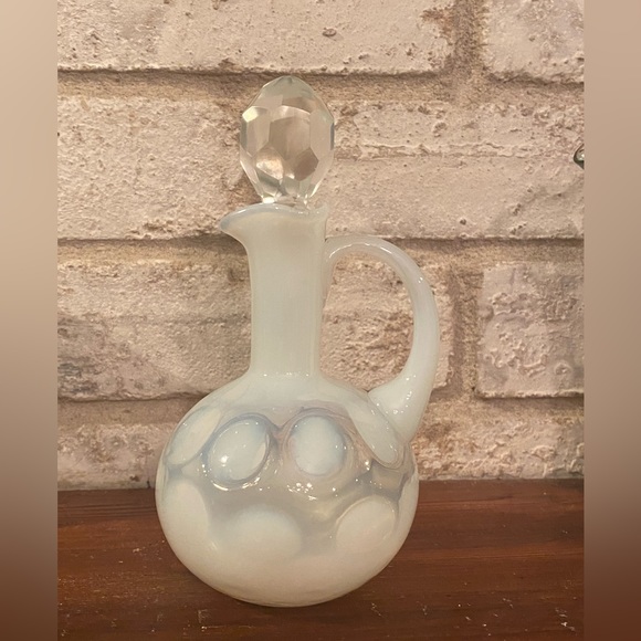 FENTON FRENCH OPALESCENT COIN DOT CRUET, C. 1940'S OR 1950'S - Picture 8 of 8